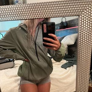 Lululemon windbreaker